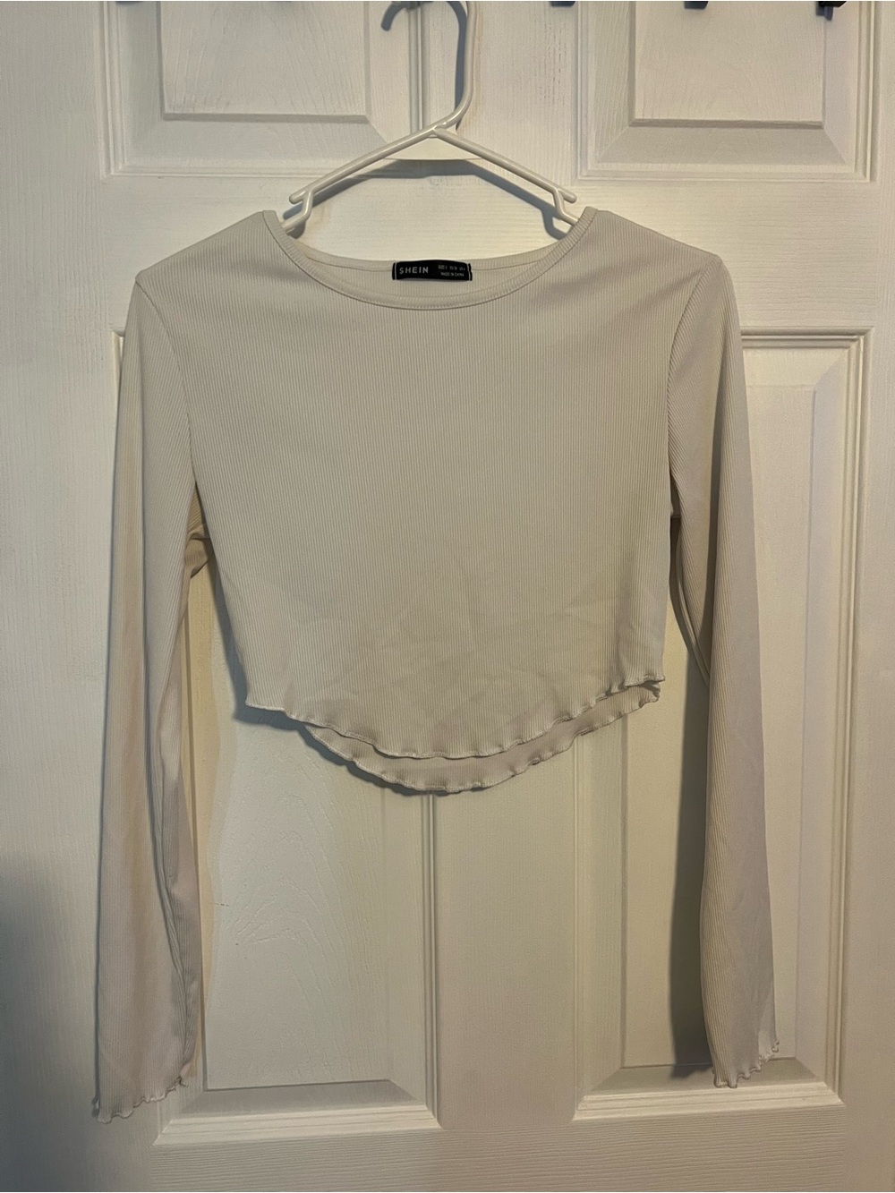 SHEIN White Ribbed Long Sleeve Cropped Top